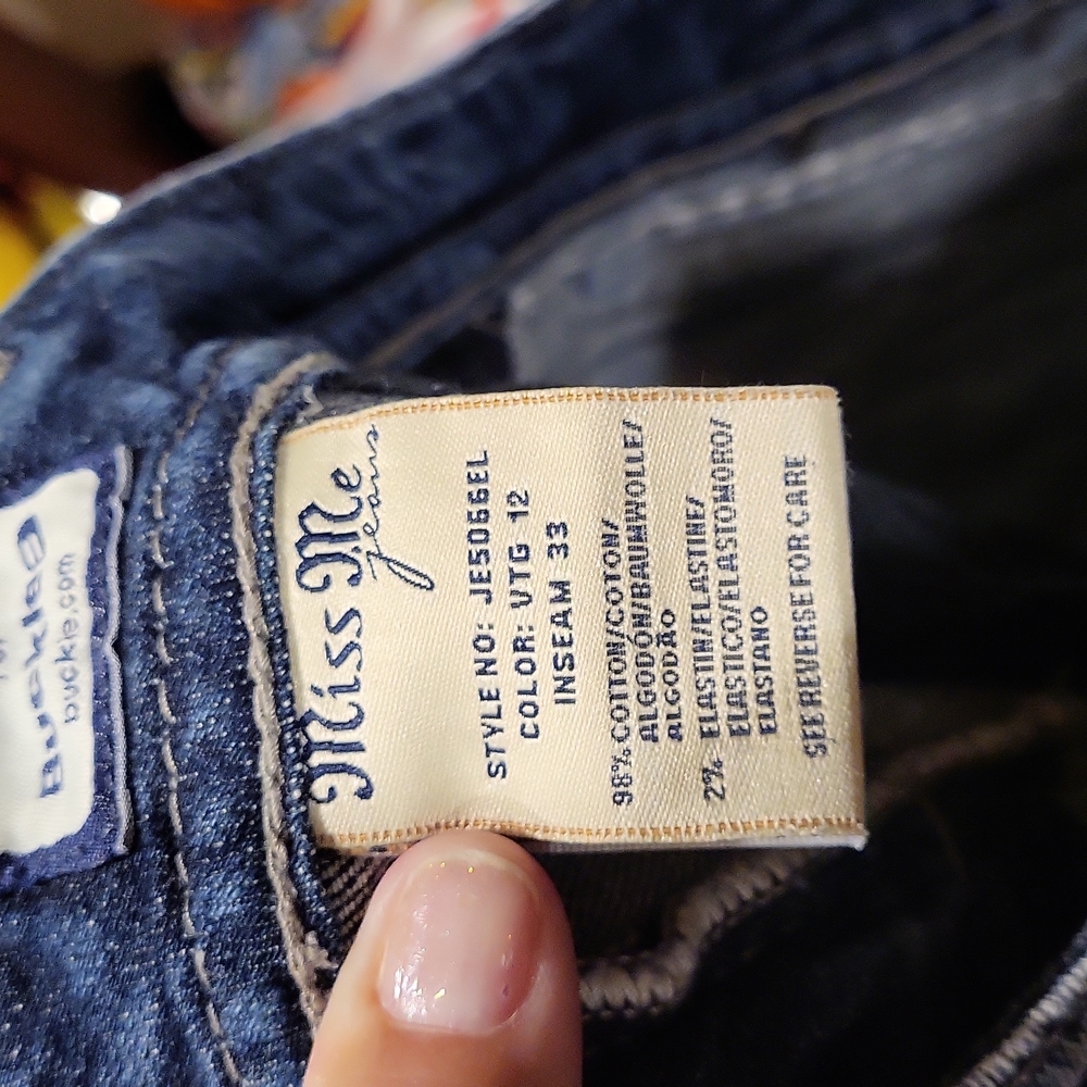 Women's Miss Me, Embellished Jeans, Size 28, In-seam 32 Distressed - Picture 6 of 8